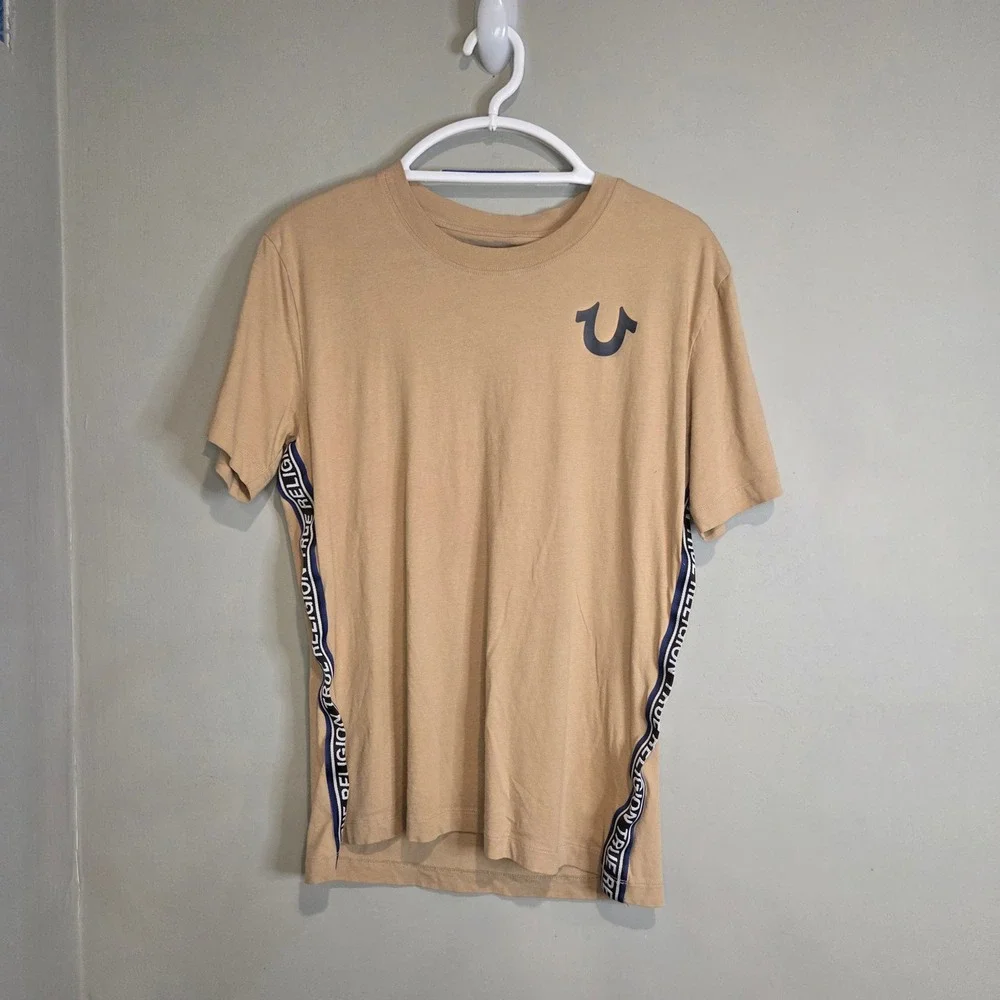 True Religion TShirt Men Medium Tan Side Tape Logo Graphic Tee 100% Cotton
